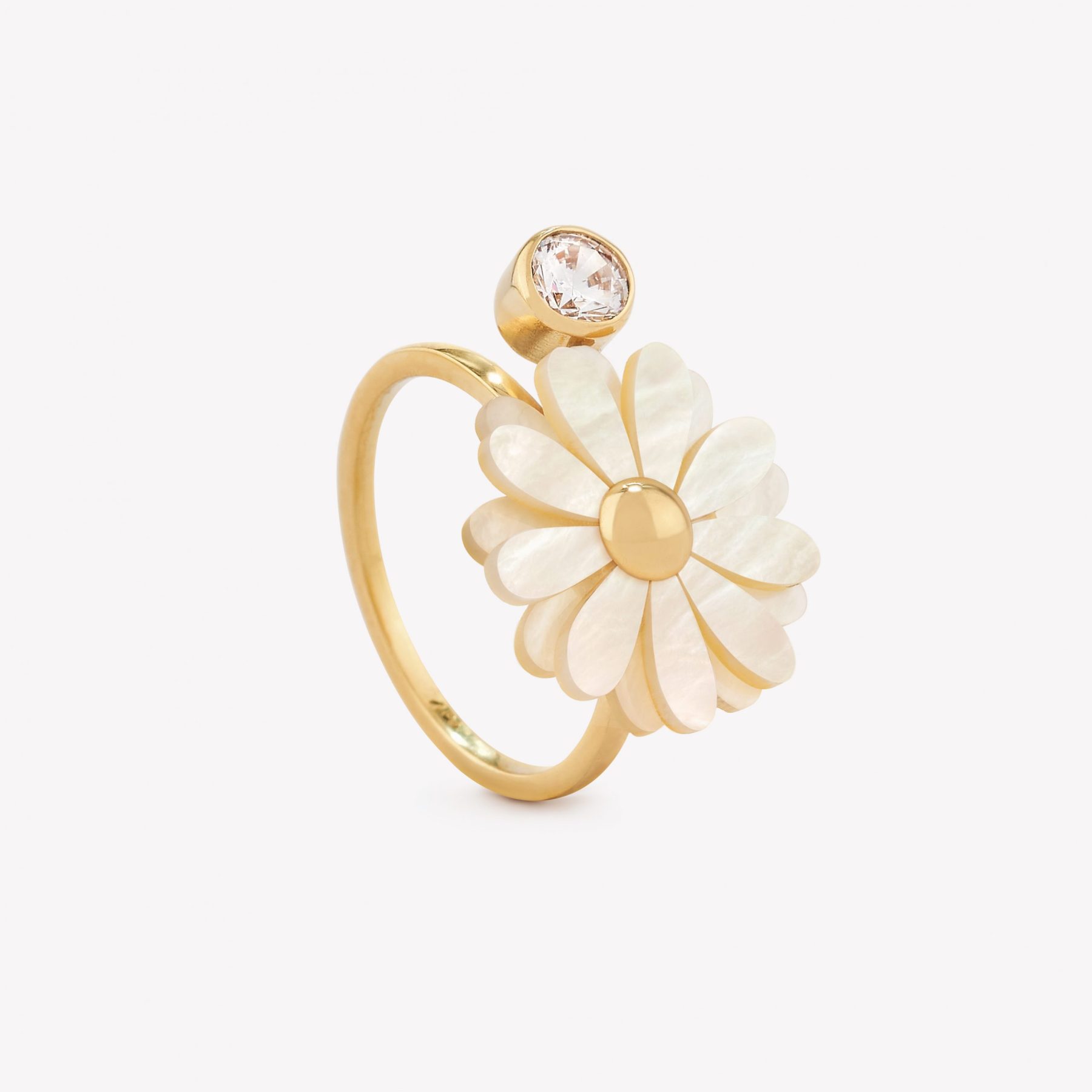 Anillo oro 18k amarillo, Margarita nácar.