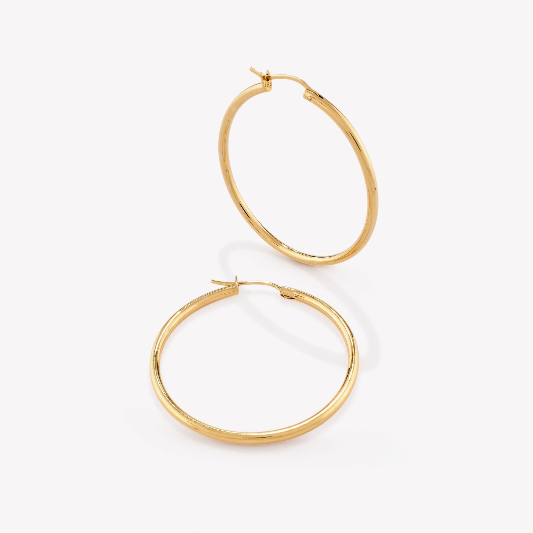 Argollas oro 18k amarillo, Tubular de 4.5 cm. de Diámetro.