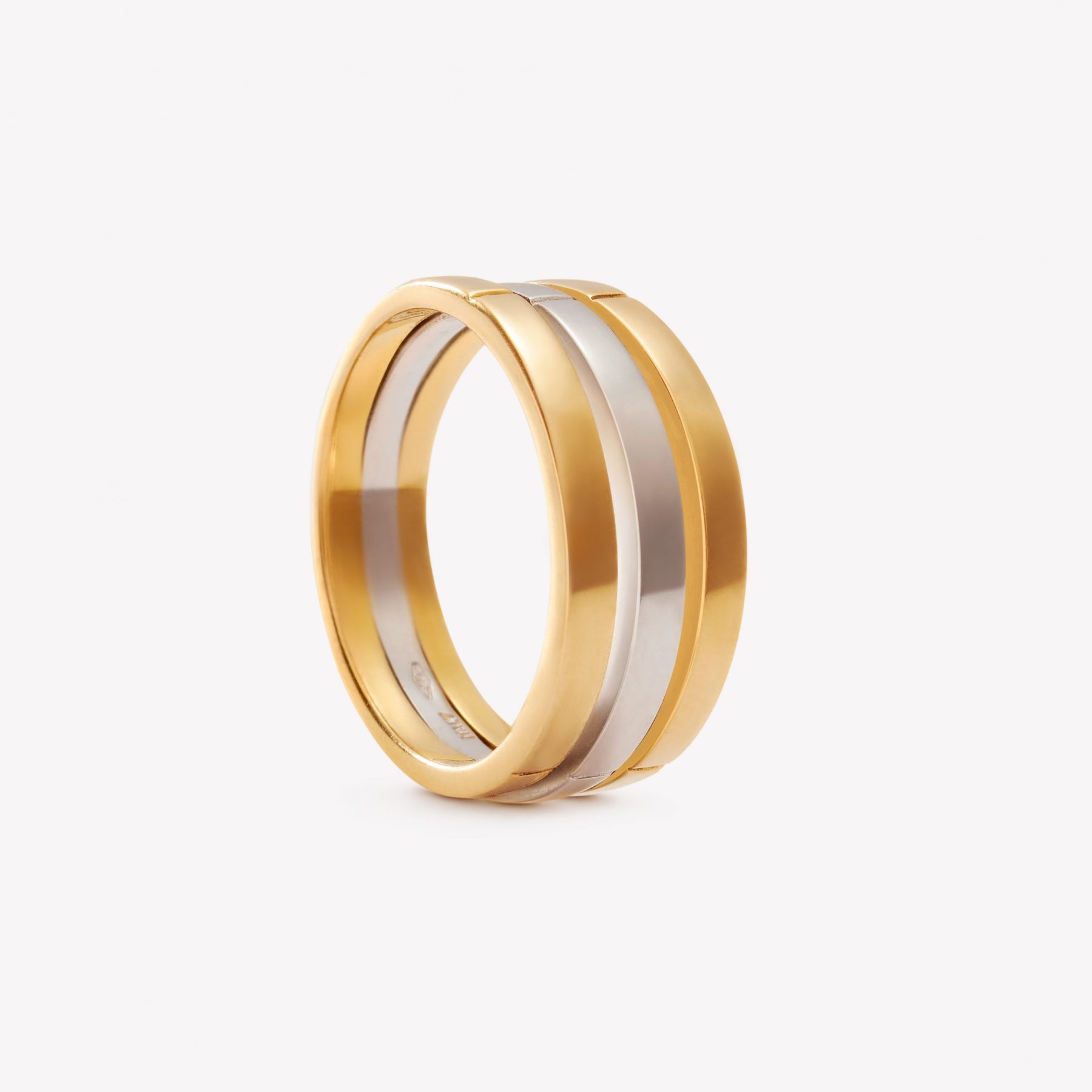 Anillo oro 18k, cinta princesa.