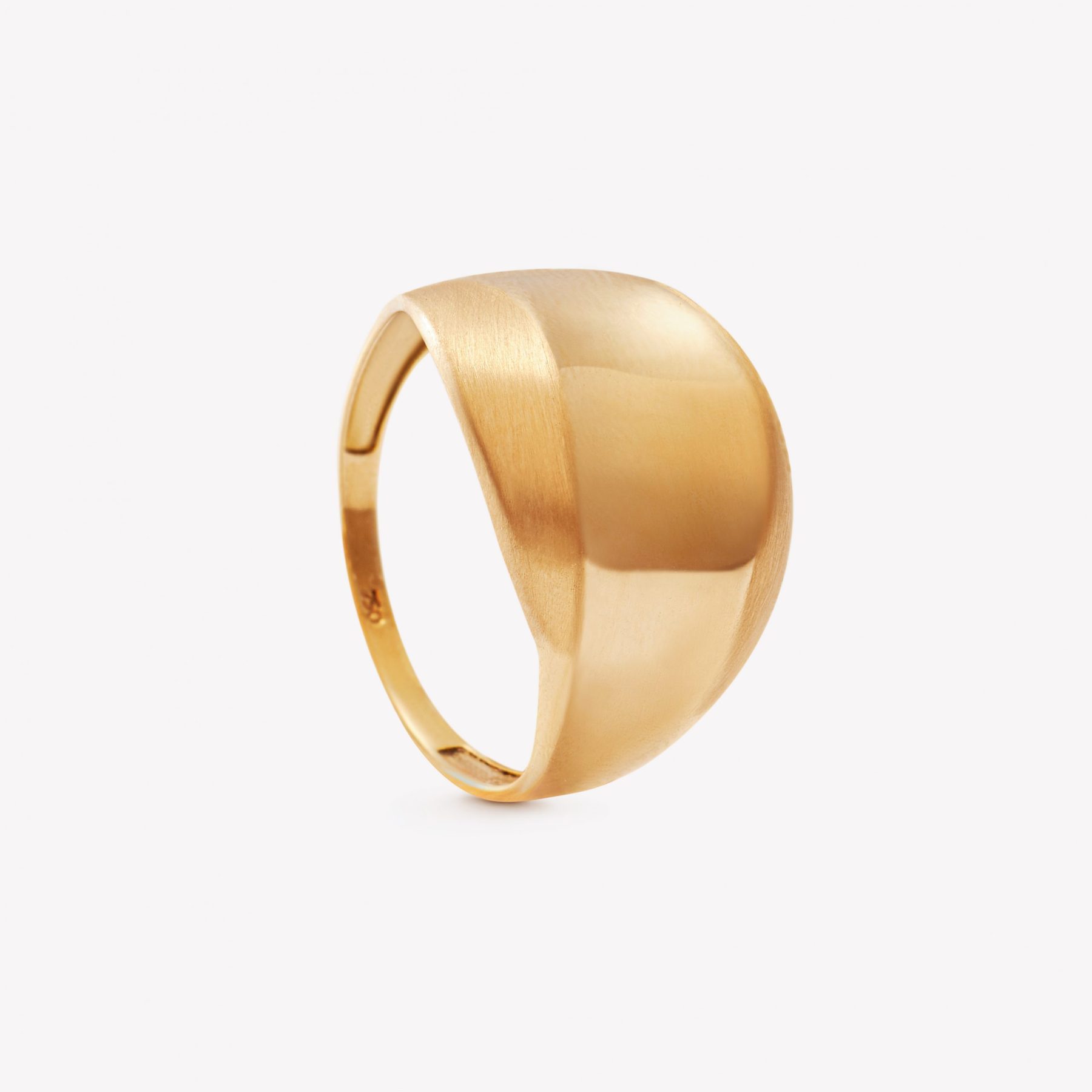 Anillo oro 18k amarillo, Bombe con Diseño.