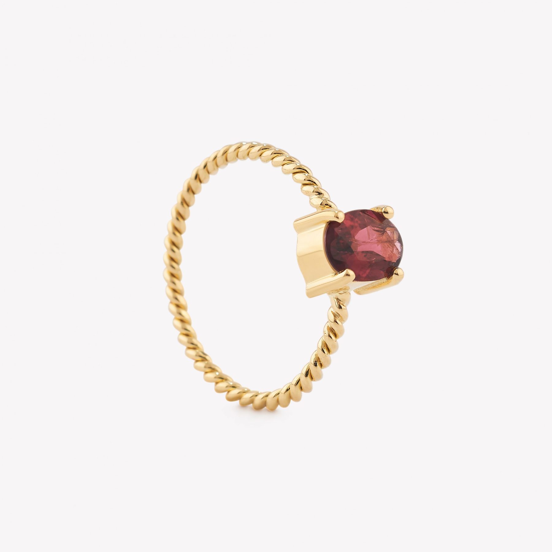 Anillo oro 18k amarillo, Entorchado con Rubelita.