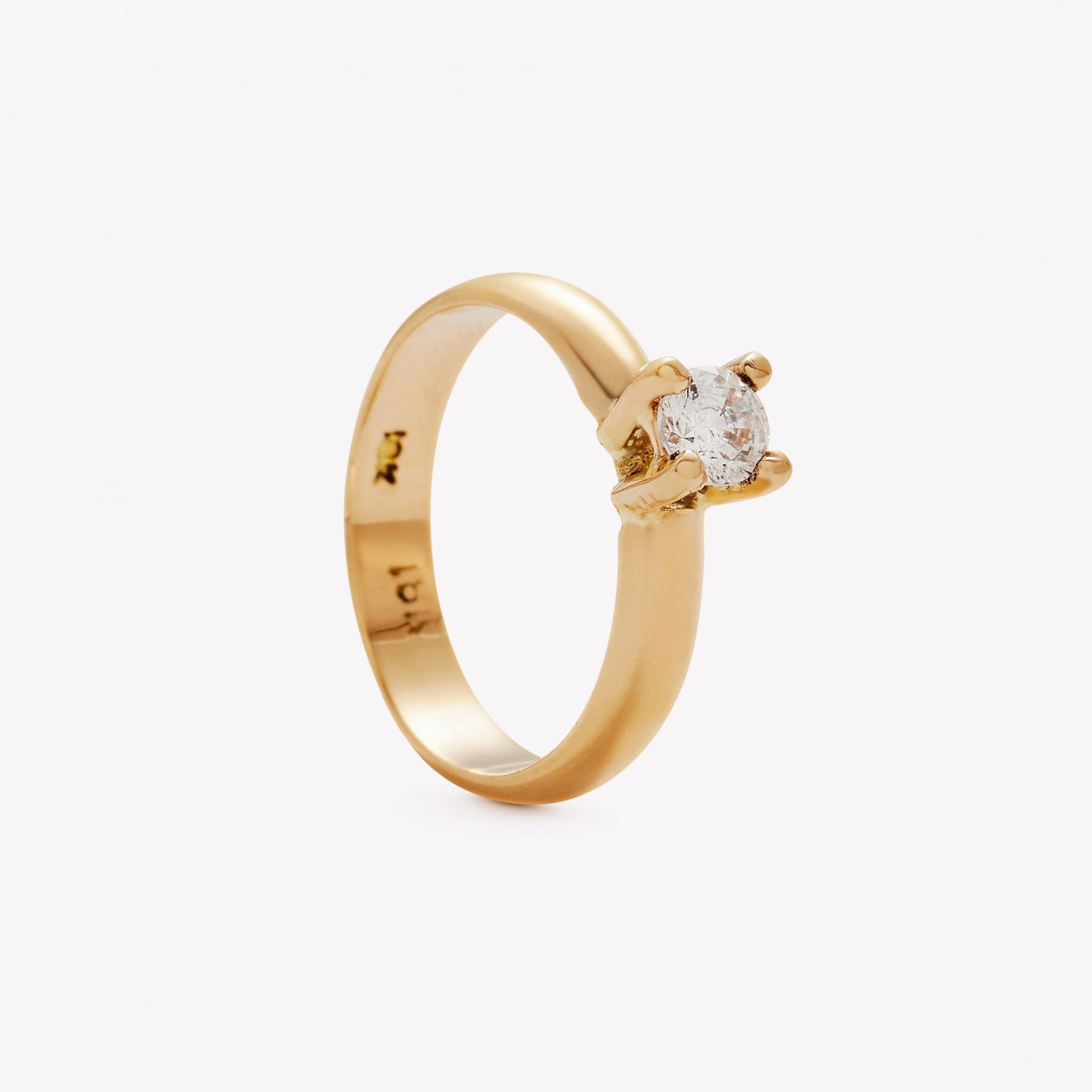 Anillo oro 18k amarillo, compromiso Brillante Moissanita.