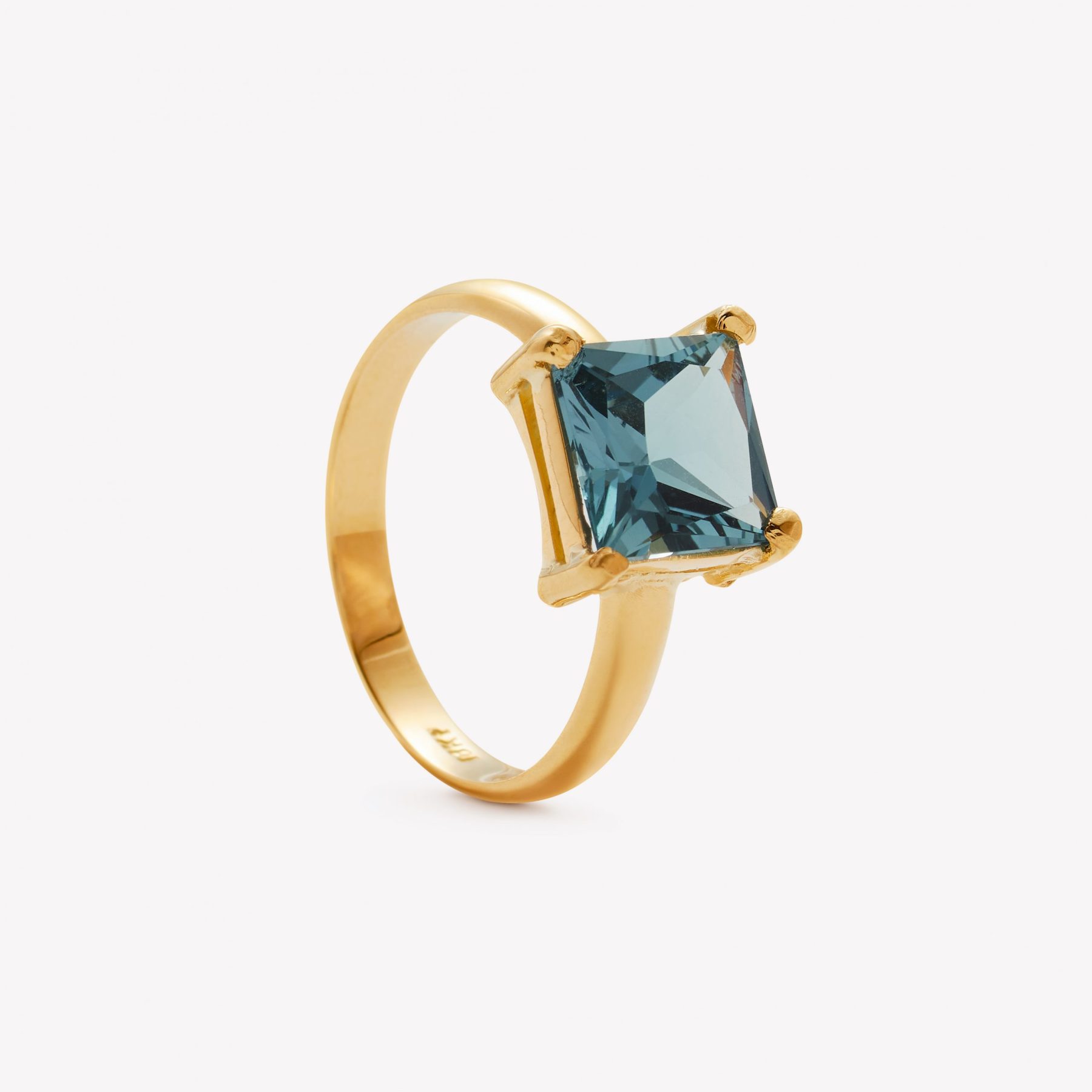 Anillo oro 18k amarillo, Topacio Azul Natural.