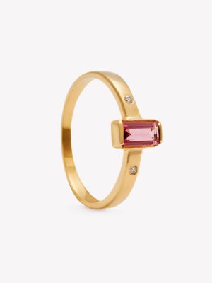 Sortija oro 18k amarillo, Baguette Rosa.