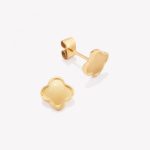 Aretes 18k amarillo, trébol arenado.
