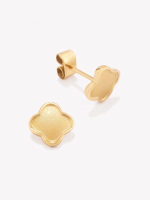 Aretes 18k amarillo, trébol arenado.