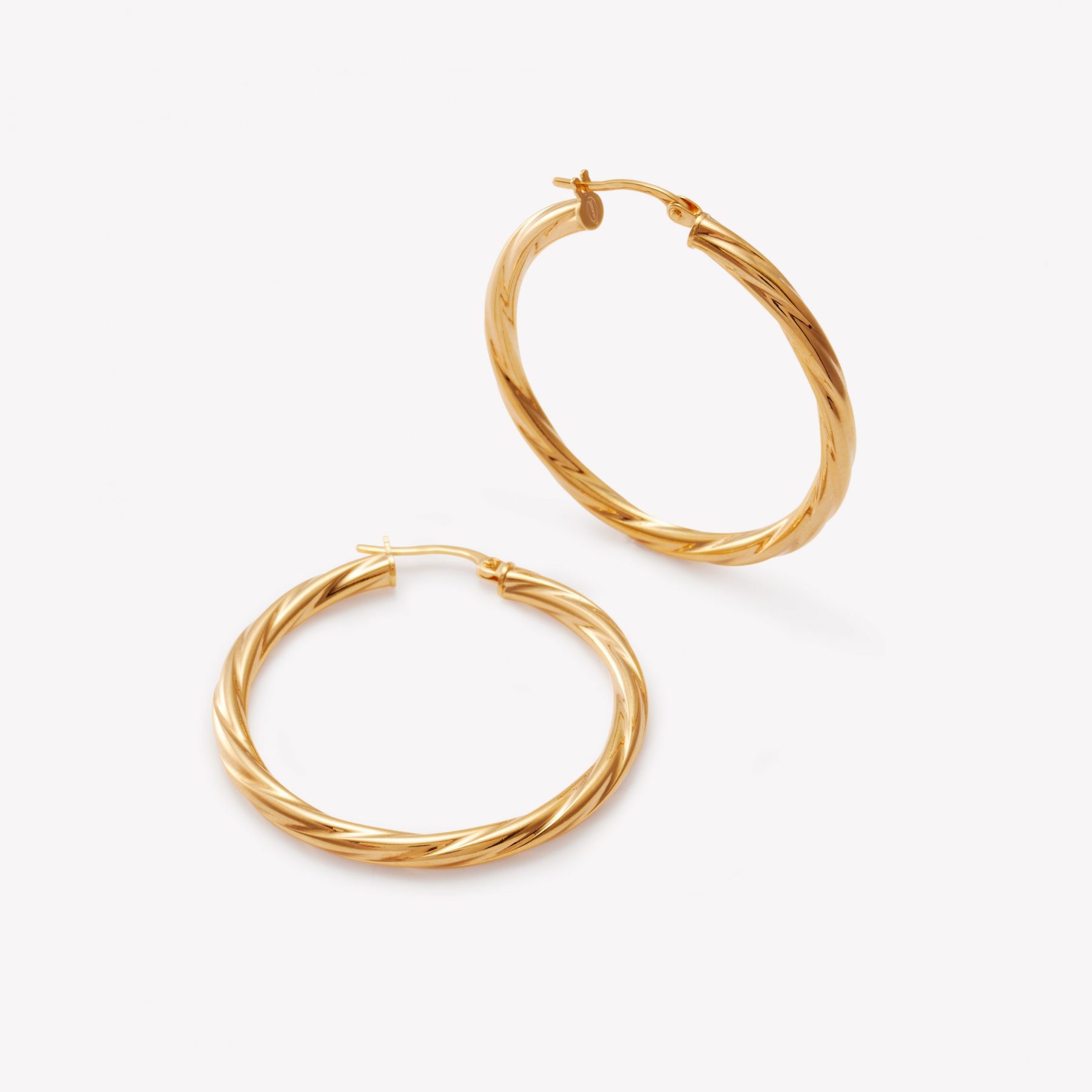 Argollas en oro 18k amarillo, Tubulares Entorchadas.