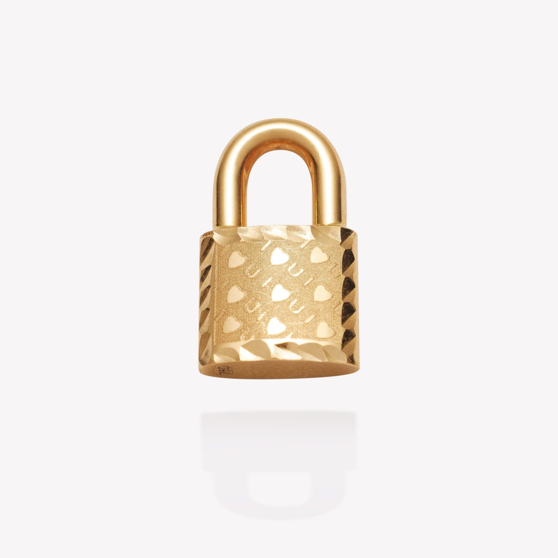 Dije 18k amarillo, Candado con Corazones.