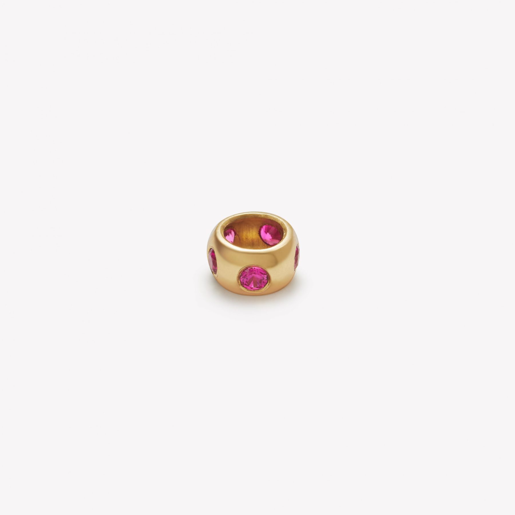 Dije oro 18k amarillo, Dona con Rubies.