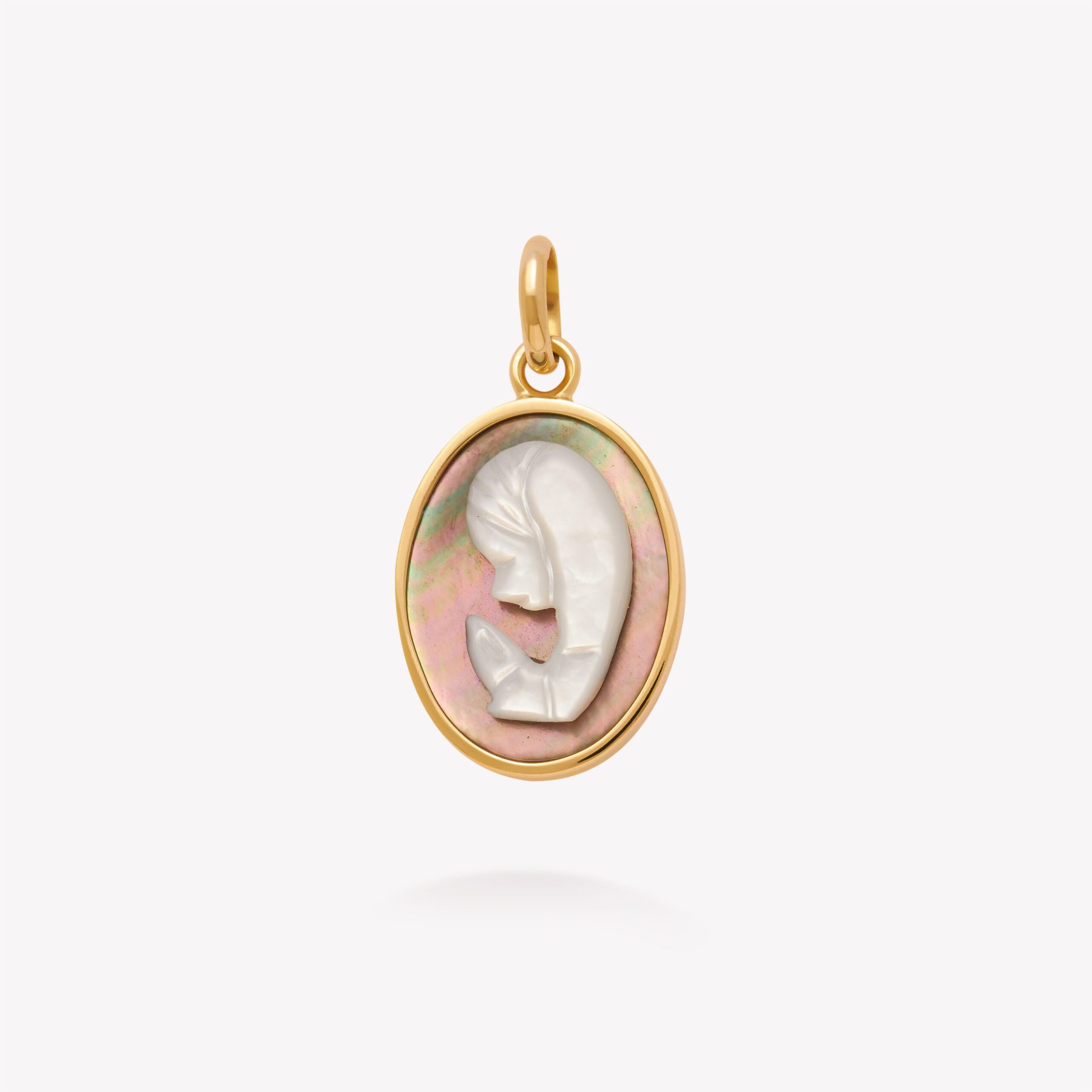 Dije oro 18k amarillo, madona nácar.