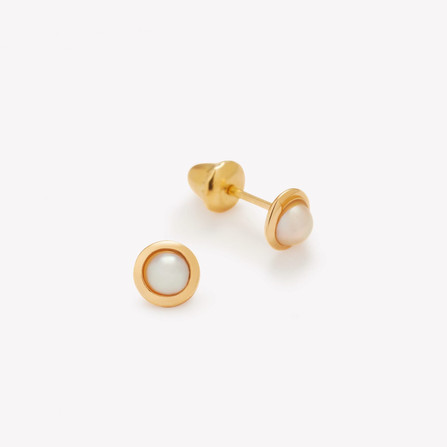 Aretes oro 18k amarillo, Aureola con Perla Cultivada.