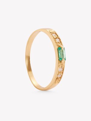 Anillo oro 18k amarillo, con Esmeralda.