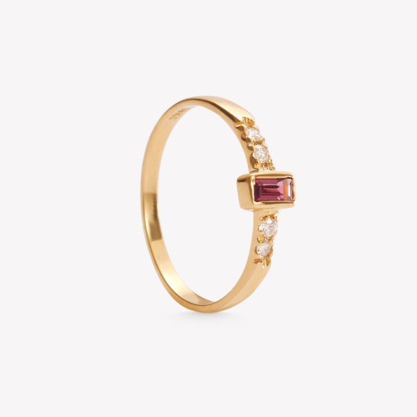 Anillo oro 18k amarillo, baggette con piedra Rodolita