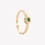 Sortija oro 18k amarillo, Punto de Luz con Esmeralda.
