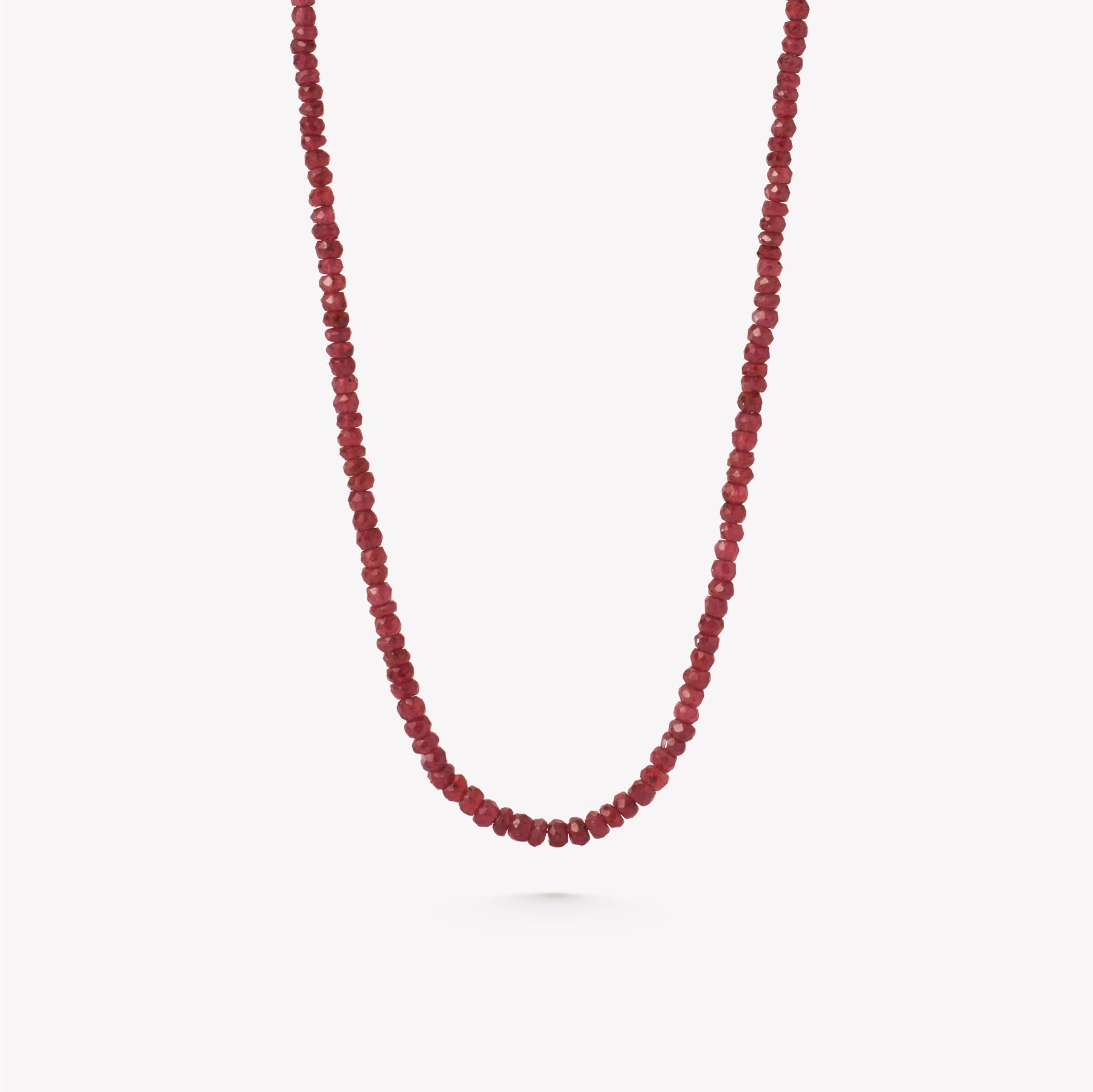 Collar con Rubies y broche mosquetón en oro 18k amarillo