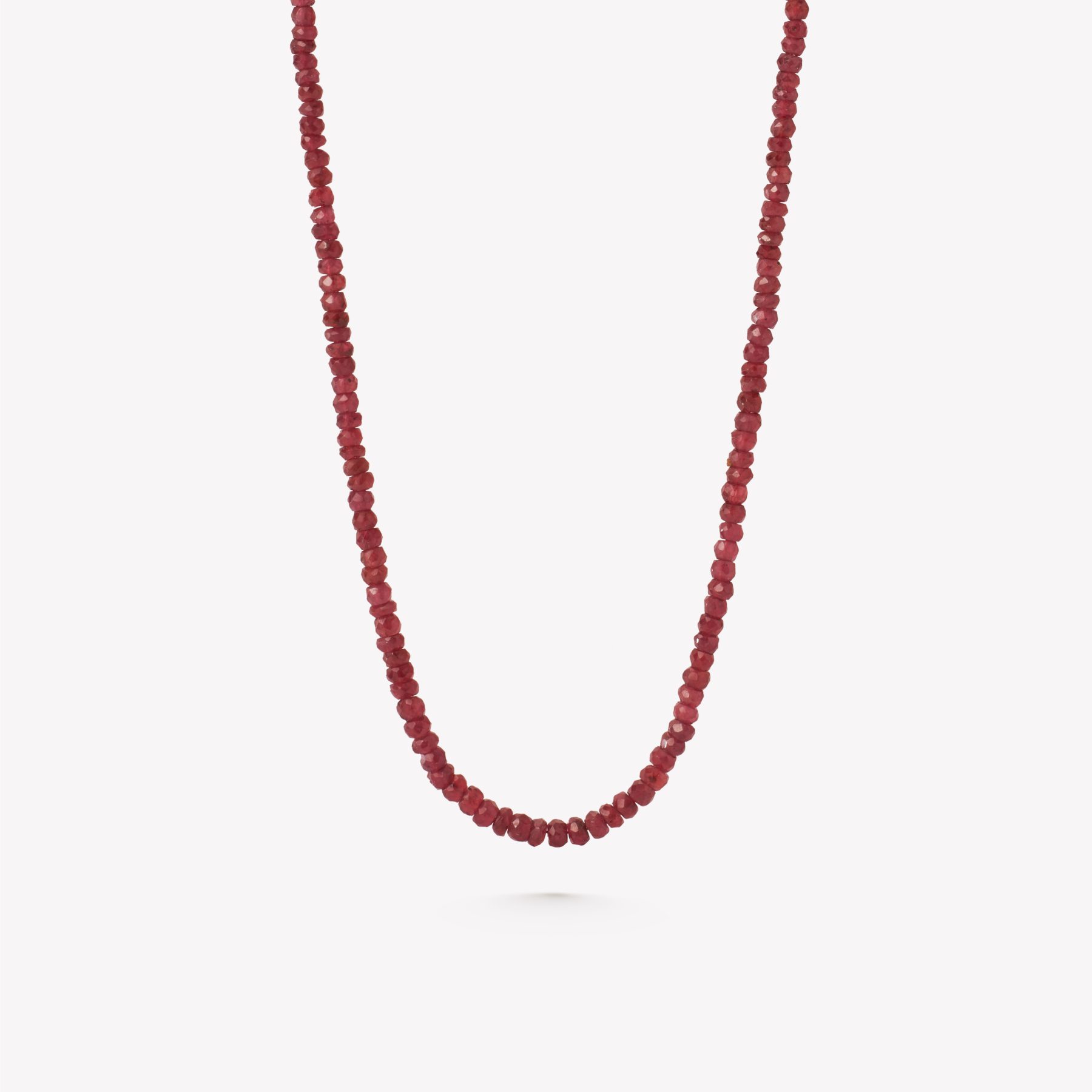 Collar con Rubies y broche mosquetón en oro 18k amarillo