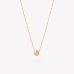 Cadena oro 18k amarillo. Martillada con centro Brillante.