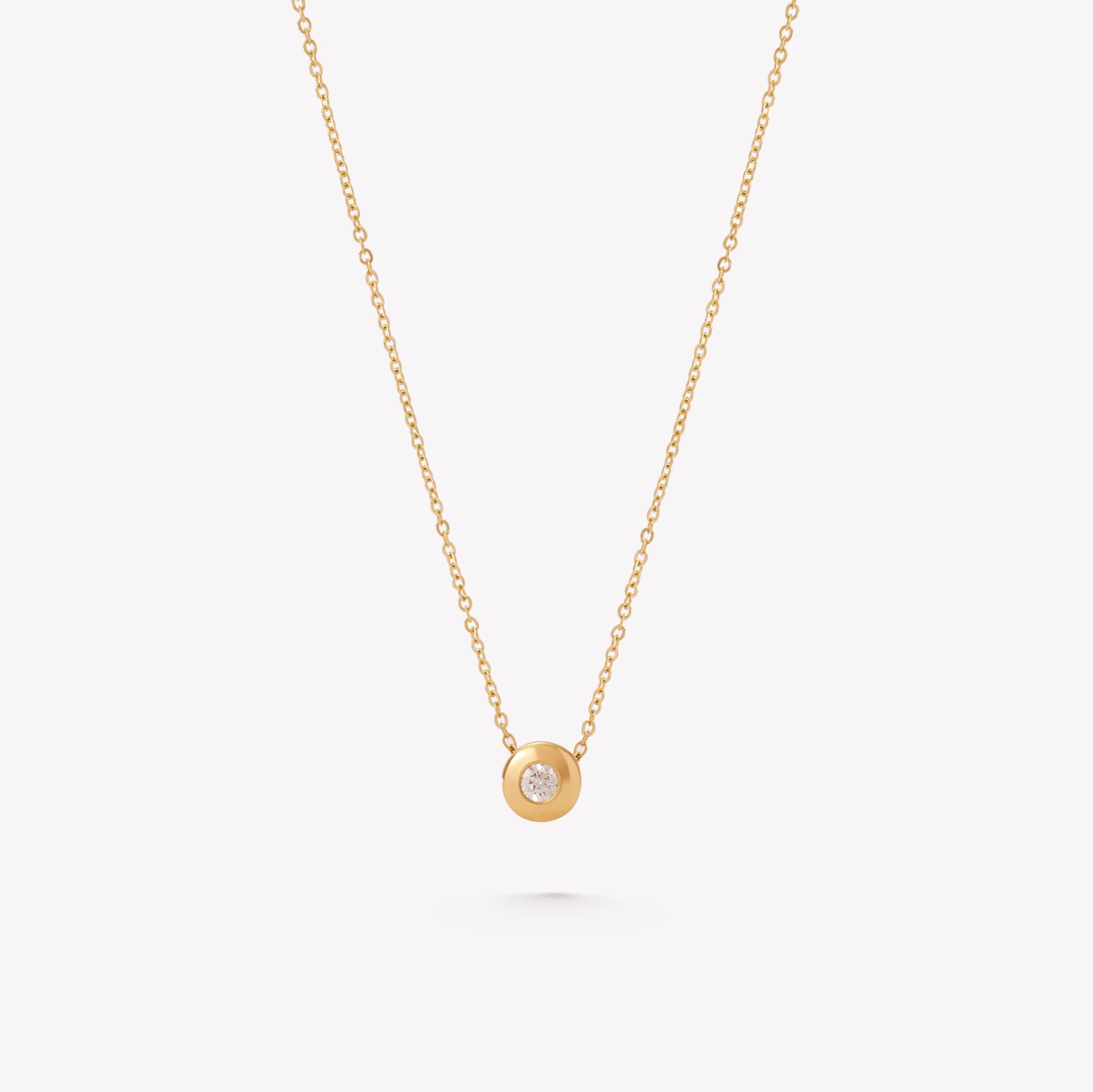 Cadena oro 18k amarillo. Martillada con centro Brillante.