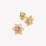 Aretes FLOR ESTRELLA CON ZAFIRO ROSA Y MOISSANITAS en oro amarillo 18k