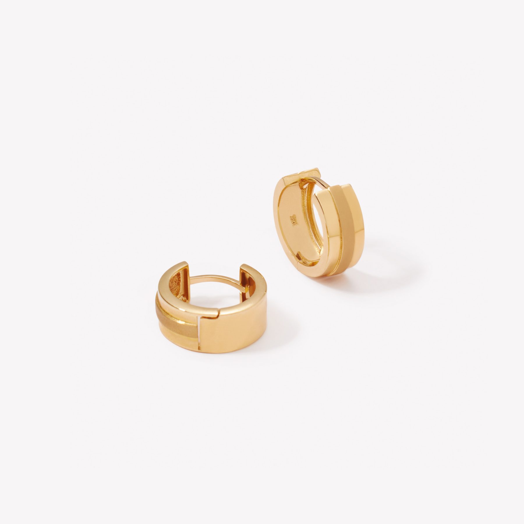 ARGOLLAS con arenado en oro amarillo 18k