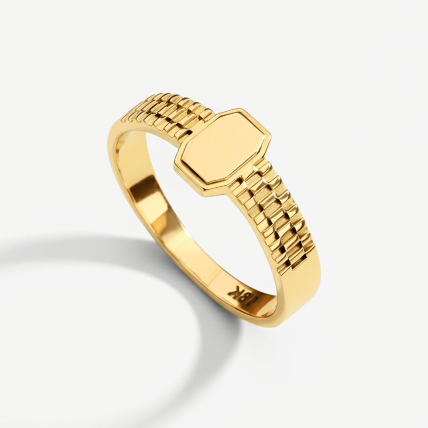 Anillo CHEVALIER ESCALERA OCTOGONAL en oro amarillo 18k
