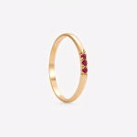 Anillo CINTA CON 3 RUBÍES en oro amarillo 18k