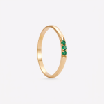 Anillo CINTA CON 3 ESMERALDAS en oro amarillo 18k