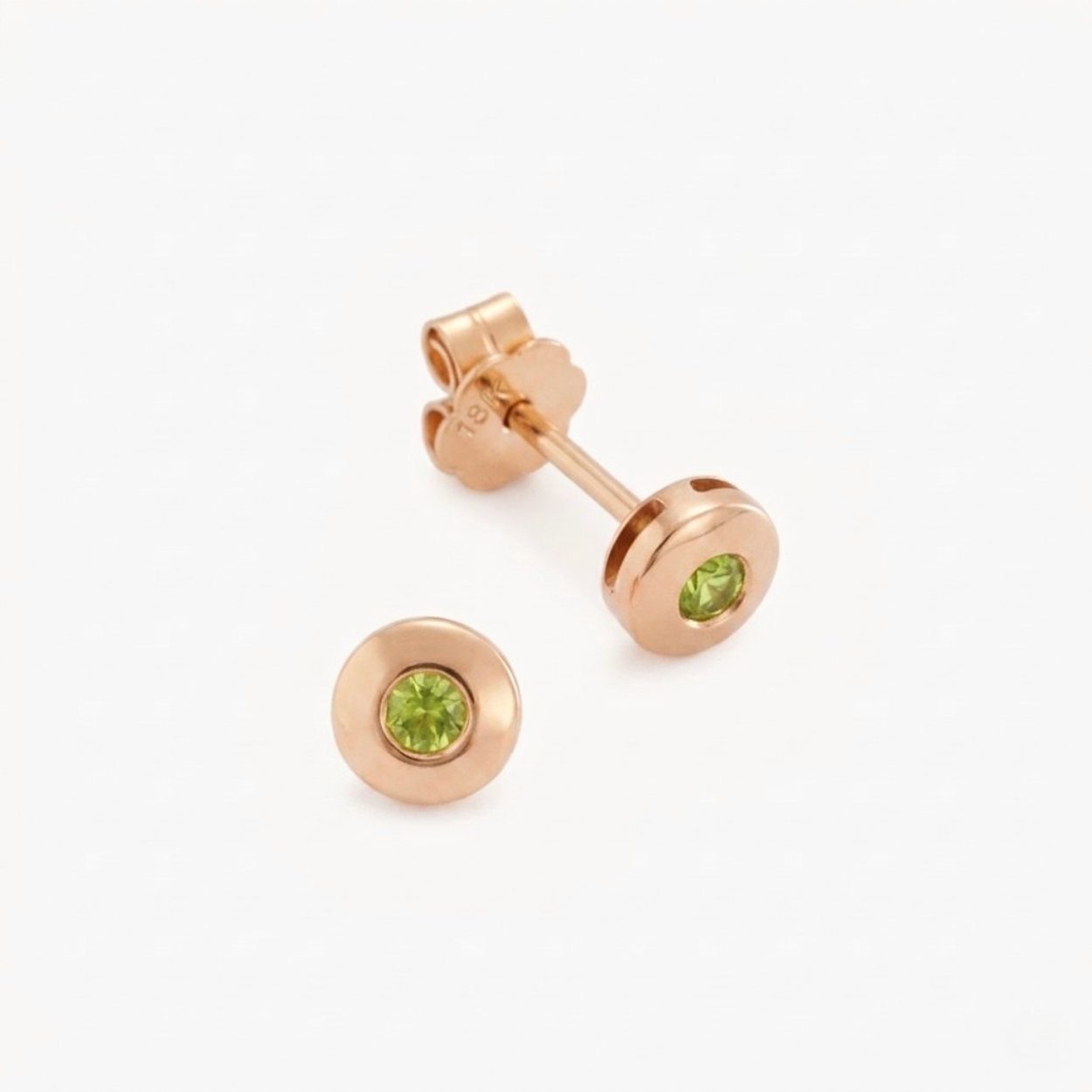 Aretes PUNTO LUZ CON PERIDOT en oro naranja 18k